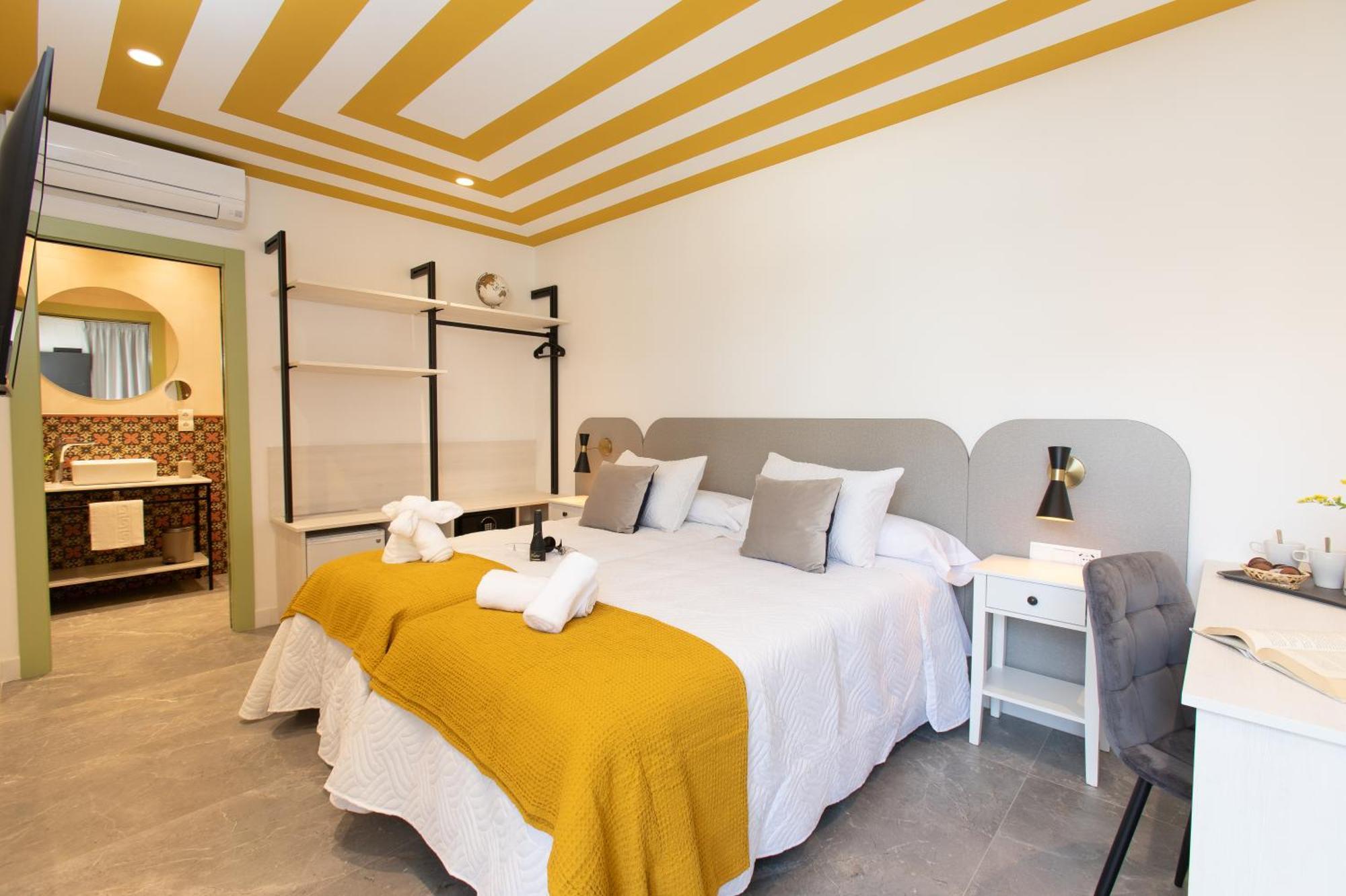 Boutique Rooms Playa Burriana Nerja Exterior photo