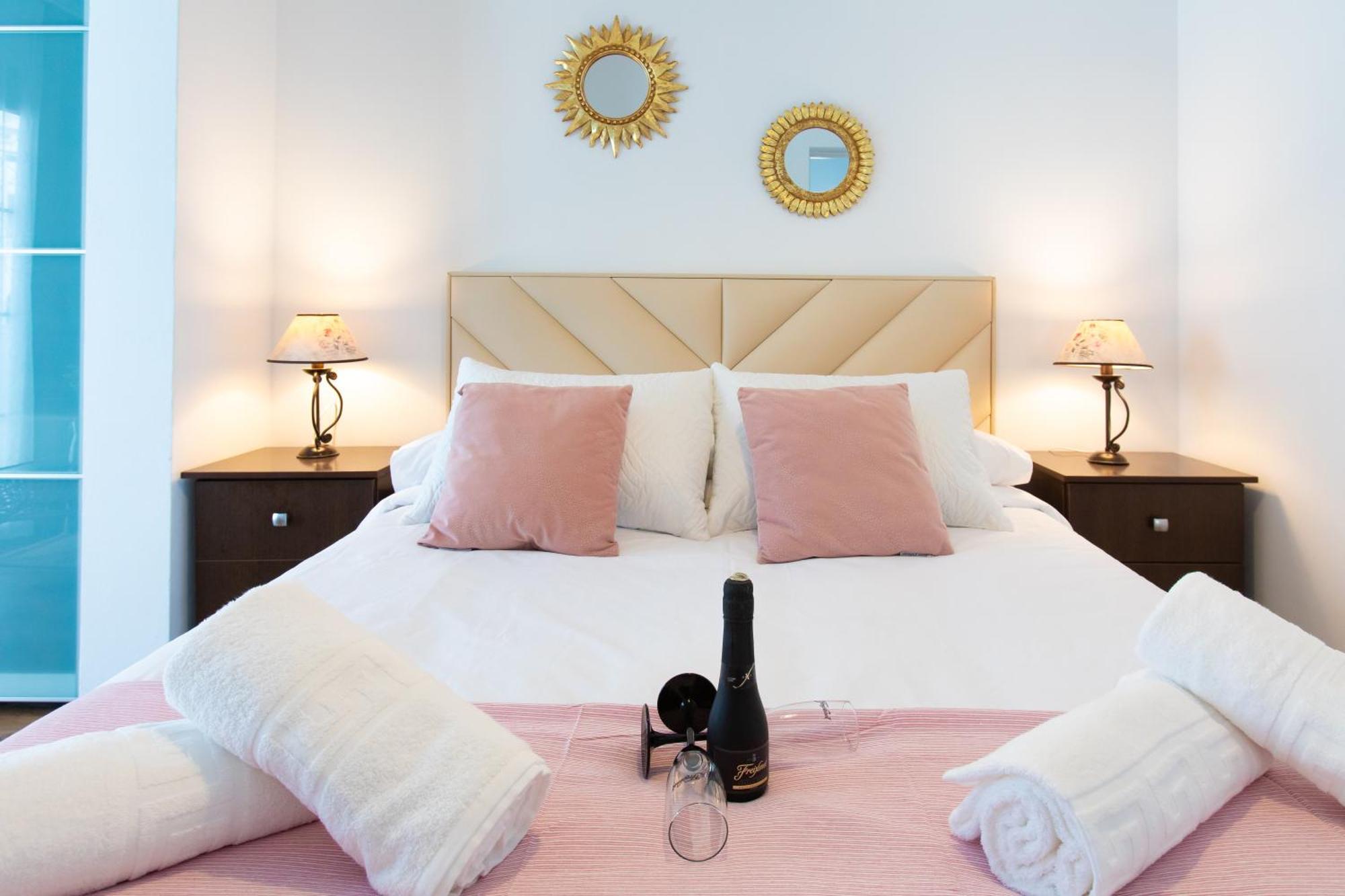 Boutique Rooms Playa Burriana Nerja Exterior photo