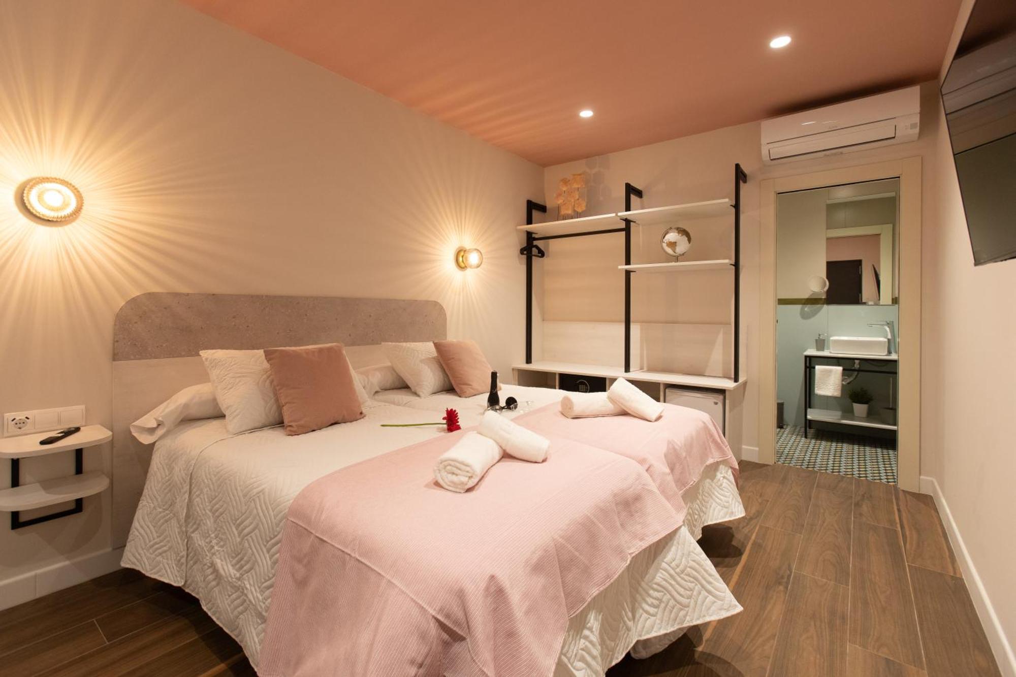 Boutique Rooms Playa Burriana Nerja Exterior photo